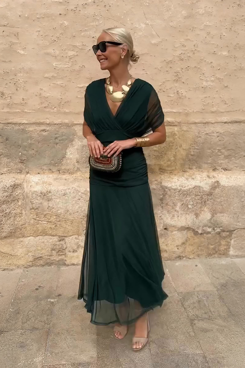 שמלת קיץ מחמיאה עם כתפיים חשופות