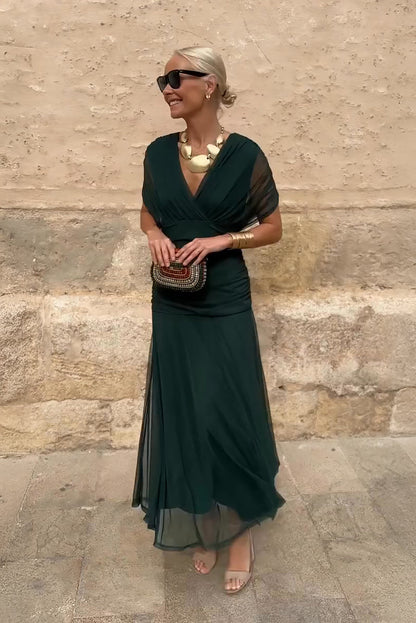 שמלת קיץ מחמיאה עם כתפיים חשופות