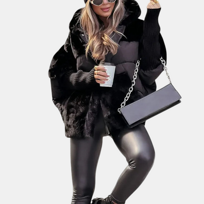 מעיל נפוח אוברסייז עם קפוצ'ון ובטלאים