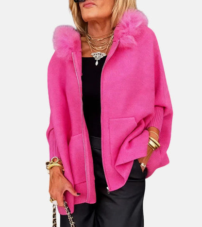 ליאונה | מעיל קז'ואלי עם קפוצ'ון וצווארון מפרווה