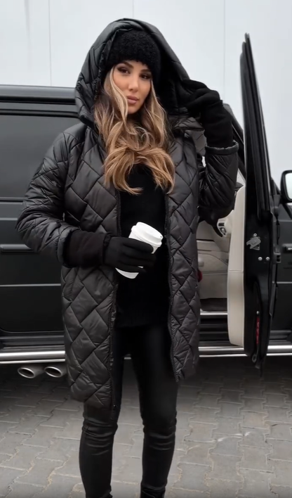 מעיל פוך אלגנטי עם תפרים מרובעים וקפוצ'ון